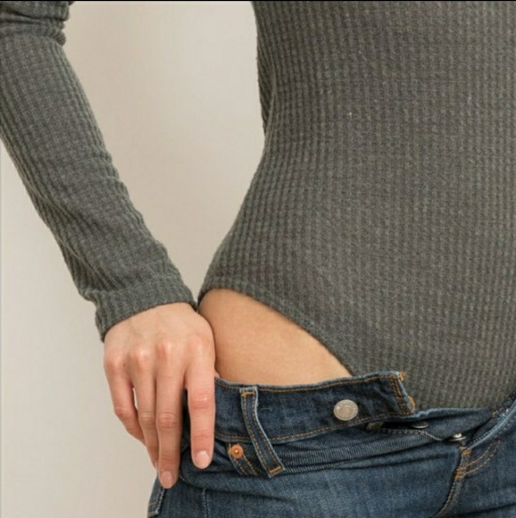 Nwt Turtleneck ribbed bodysuit - Picture 3 of 5